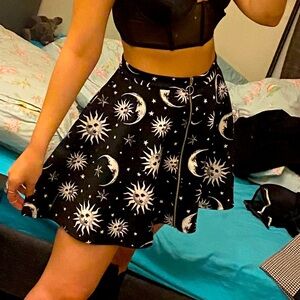 HOT TOPIC mini skirt Brand new